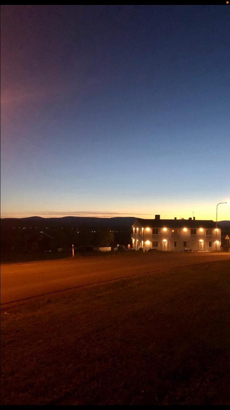 Jaettefin Laegenhet Mellan Staden Och Fjaellet Apartment Oviken Exterior foto